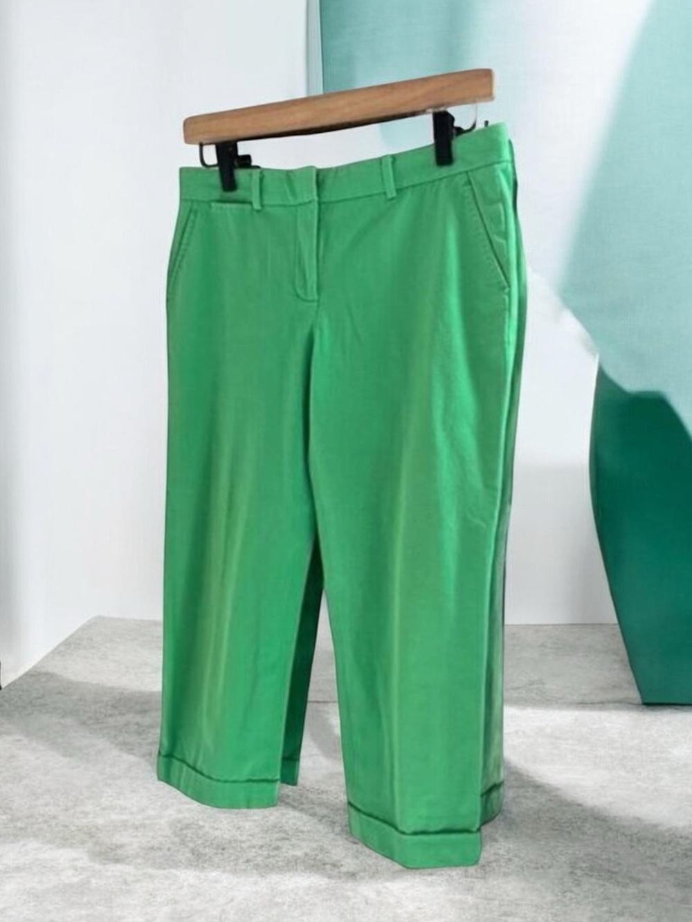 Elie Tahari Green Chino Cropped  Pants Size 0
